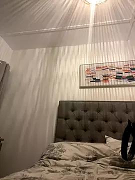 Photos of Bustyblondebabe32 from StripChat is Freechat