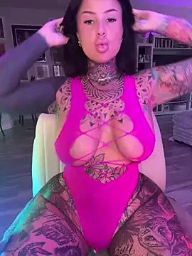 Photos of caseykey from StripChat is Freechat
