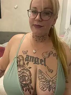 Photos of Kathy-Deluxe from StripChat is Freechat