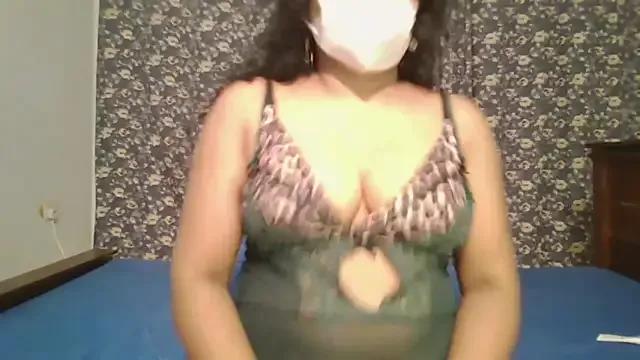 Photos of Maya_QueenSL from StripChat is Freechat