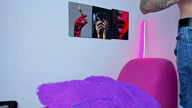 Photos of Sweettmia from StripChat is Freechat